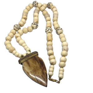 VINTAGE natural bone southwestern boho style arrow pendant necklace statement.